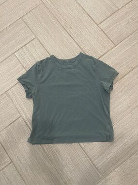 Lululemon Short-Sleeve Cropped Tee in Slate Green